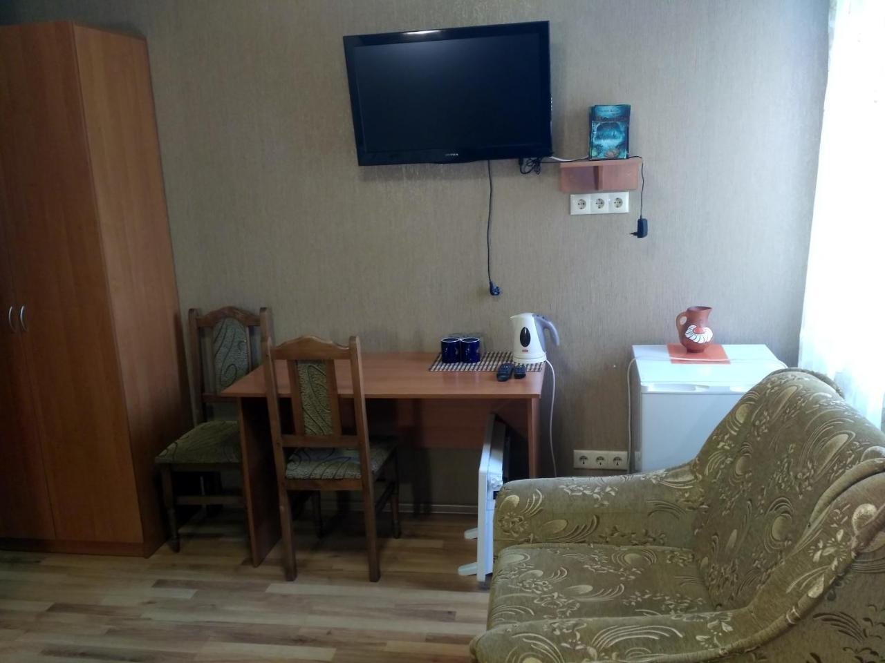 Atlant Hotel Ostroh Exterior photo
